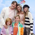 Amsterdam 31 mei 2026
Premiere Rutger Thomas en Paco 2 in Pathe Arena . Johnny de Mol kwam met zijn vrouw Anouk de Mol en hun kinderen Johnny jr Fender en Kiki 
