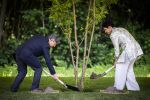 AMSTELVEEN  19 Juni 2026Keizer Nahurito, keizerin Masako van Japan tijdens een boomplant ceremonie in het Japanse Bloesempark tijdens de derde dag van het Japanse staatsbezoek aan Nederland.