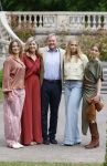Den Haag 21 mei 2026
Fotouurtje met de koninklijke familie in de Hollandse tuin van Park Clingendael . Aanwezig Koning Willem Alexander Koningin Maxima Prinses Amalia Prinses Alexia en Prinses Ariane . 
