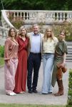 Den Haag 21 mei 2026
Fotouurtje met de koninklijke familie in de Hollandse tuin van Park Clingendael . Aanwezig Koning Willem Alexander Koningin Maxima Prinses Amalia Prinses Alexia en Prinses Ariane . 