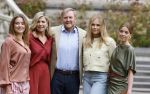 Den Haag 21 mei 2026
Fotouurtje met de koninklijke familie in de Hollandse tuin van Park Clingendael . Aanwezig Koning Willem Alexander Koningin Maxima Prinses Amalia Prinses Alexia en Prinses Ariane . 