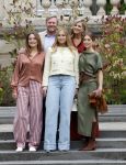Den Haag 21 mei 2026
Fotouurtje met de koninklijke familie in de Hollandse tuin van Park Clingendael . Aanwezig Koning Willem Alexander Koningin Maxima Prinses Amalia Prinses Alexia en Prinses Ariane . 