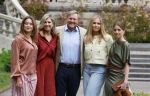 Den Haag 21 mei 2026
Fotouurtje met de koninklijke familie in de Hollandse tuin van Park Clingendael . Aanwezig Koning Willem Alexander Koningin Maxima Prinses Amalia Prinses Alexia en Prinses Ariane . 