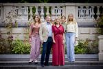 Den Haag 21 mei 2026
Fotouurtje met de koninklijke familie in de Hollandse tuin van Park Clingendael . Aanwezig Koning Willem Alexander Koningin Maxima Prinses Amalia Prinses Alexia en Prinses Ariane . 