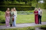 Den Haag 21 mei 2026
Fotouurtje met de koninklijke familie in de Hollandse tuin van Park Clingendael . Aanwezig Koning Willem Alexander Koningin Maxima Prinses Amalia Prinses Alexia en Prinses Ariane . 