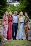 Den Haag 21 mei 2026
Fotouurtje met de koninklijke familie in de Hollandse tuin van Park Clingendael . Aanwezig Koning Willem Alexander Koningin Maxima Prinses Amalia Prinses Alexia en Prinses Ariane . 