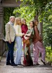 Den Haag 21 mei 2026
Fotouurtje met de koninklijke familie in de Hollandse tuin van Park Clingendael . Aanwezig Koning Willem Alexander Koningin Maxima Prinses Amalia Prinses Alexia en Prinses Ariane . 