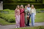 Den Haag 21 mei 2026
Fotouurtje met de koninklijke familie in de Hollandse tuin van Park Clingendael . Aanwezig Koning Willem Alexander Koningin Maxima Prinses Amalia Prinses Alexia en Prinses Ariane . 