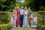 Den Haag 21 mei 2026
Fotouurtje met de koninklijke familie in de Hollandse tuin van Park Clingendael . Aanwezig Koning Willem Alexander Koningin Maxima Prinses Amalia Prinses Alexia en Prinses Ariane . 