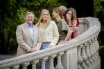 Den Haag 21 mei 2026
Fotouurtje met de koninklijke familie in de Hollandse tuin van Park Clingendael . Aanwezig Koning Willem Alexander Koningin Maxima Prinses Amalia Prinses Alexia en Prinses Ariane . 