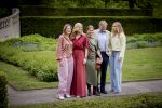 Den Haag 21 mei 2026
Fotouurtje met de koninklijke familie in de Hollandse tuin van Park Clingendael . Aanwezig Koning Willem Alexander Koningin Maxima Prinses Amalia Prinses Alexia en Prinses Ariane . 