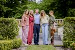Den Haag 21 mei 2026
Fotouurtje met de koninklijke familie in de Hollandse tuin van Park Clingendael . Aanwezig Koning Willem Alexander Koningin Maxima Prinses Amalia Prinses Alexia en Prinses Ariane . 