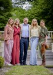Den Haag 21 mei 2026
Fotouurtje met de koninklijke familie in de Hollandse tuin van Park Clingendael . Aanwezig Koning Willem Alexander Koningin Maxima Prinses Amalia Prinses Alexia en Prinses Ariane . 