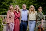 Den Haag 21 mei 2026
Fotouurtje met de koninklijke familie in de Hollandse tuin van Park Clingendael . Aanwezig Koning Willem Alexander Koningin Maxima Prinses Amalia Prinses Alexia en Prinses Ariane . 