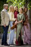 Den Haag 21 mei 2026
Fotouurtje met de koninklijke familie in de Hollandse tuin van Park Clingendael . Aanwezig Koning Willem Alexander Koningin Maxima Prinses Amalia Prinses Alexia en Prinses Ariane . 