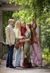Den Haag 21 mei 2026
Fotouurtje met de koninklijke familie in de Hollandse tuin van Park Clingendael . Aanwezig Koning Willem Alexander Koningin Maxima Prinses Amalia Prinses Alexia en Prinses Ariane . 