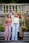 Den Haag 21 mei 2026
Fotouurtje met de koninklijke familie in de Hollandse tuin van Park Clingendael . Aanwezig Koning Willem Alexander Koningin Maxima Prinses Amalia Prinses Alexia en Prinses Ariane . 