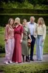 Den Haag 21 mei 2026
Fotouurtje met de koninklijke familie in de Hollandse tuin van Park Clingendael . Aanwezig Koning Willem Alexander Koningin Maxima Prinses Amalia Prinses Alexia en Prinses Ariane . 