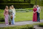 Den Haag 21 mei 2026
Fotouurtje met de koninklijke familie in de Hollandse tuin van Park Clingendael . Aanwezig Koning Willem Alexander Koningin Maxima Prinses Amalia Prinses Alexia en Prinses Ariane . 