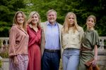 Den Haag 21 mei 2026
Fotouurtje met de koninklijke familie in de Hollandse tuin van Park Clingendael . Aanwezig Koning Willem Alexander Koningin Maxima Prinses Amalia Prinses Alexia en Prinses Ariane . 
