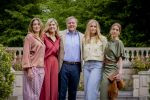 Den Haag 21 mei 2026
Fotouurtje met de koninklijke familie in de Hollandse tuin van Park Clingendael . Aanwezig Koning Willem Alexander Koningin Maxima Prinses Amalia Prinses Alexia en Prinses Ariane . 