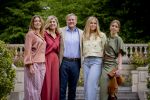 Den Haag 21 mei 2026
Fotouurtje met de koninklijke familie in de Hollandse tuin van Park Clingendael . Aanwezig Koning Willem Alexander Koningin Maxima Prinses Amalia Prinses Alexia en Prinses Ariane . 