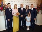 Amsterdam 3 juni 2026
Koning Willem Alexander en Koningin Maxima arriveren bij Carre  voor het Holland festival . Arthur v Dijk ontvangt ze .