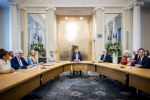 Den Haag 30 juni 2026
Koning Willem Alexander Koningin Maxima en prinses Amalia bij afscheid van Thom de Graaf in raad v State .