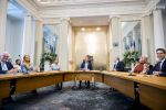 DEN HAAG 30 juni 2026 Koning Willem-Alexander, Koningin Maxima en Prinses Amalia is aanwezig bij de buitengewone vergadering van de Raad van State ter gelegenheid van het afscheid van de heer Thom de Graaf als vice-president.