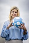 Koningin Maxima bij aftrap campagne Onzichtbare Blessure
VOORBURG 2 juni 2026 Koningin Maxima tijdens de aftrap van âDe Onzichtbare Blessureâ. Met het programma besteden KNVB en Zilveren Kruis aandacht aan mentale gezondheid in het amateurvoetbal. MIND Us wil dat jongeren grip krijgen op hun mentale gezondheid, zich veerkrachtig ontwikkelen en hulp weten te vinden als dat nodig is, Maxima is erevoorzitter van de stichting. De aftrap vind plaats in de Week van de Mentale Gezondheid. 