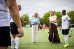 Koningin Maxima bij aftrap campagne Onzichtbare Blessure
VOORBURG 2 juni 2026 Koningin Maxima tijdens de aftrap van âDe Onzichtbare Blessureâ. Met het programma besteden KNVB en Zilveren Kruis aandacht aan mentale gezondheid in het amateurvoetbal. MIND Us wil dat jongeren grip krijgen op hun mentale gezondheid, zich veerkrachtig ontwikkelen en hulp weten te vinden als dat nodig is, Maxima is erevoorzitter van de stichting. De aftrap vind plaats in de Week van de Mentale Gezondheid. 