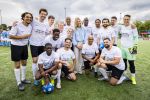 Koningin Maxima bij aftrap campagne Onzichtbare Blessure
VOORBURG 2 juni 2026 Koningin Maxima tijdens de aftrap van âDe Onzichtbare Blessureâ. Met het programma besteden KNVB en Zilveren Kruis aandacht aan mentale gezondheid in het amateurvoetbal. MIND Us wil dat jongeren grip krijgen op hun mentale gezondheid, zich veerkrachtig ontwikkelen en hulp weten te vinden als dat nodig is, Maxima is erevoorzitter van de stichting. De aftrap vind plaats in de Week van de Mentale Gezondheid.  Maxima met oa Billy dans Juvat Westendorp Bas Muijs Glenn Helder Humberto Tan John Williams ea 