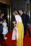 Amsterdam 3 juni 2026
Koning Willem Alexander en Koningin Maxima arriveren bij Carre  voor het Holland festival . Arthur v Dijk ontvangt ze .