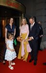 Amsterdam 3 juni 2026
Koning Willem Alexander en Koningin Maxima arriveren bij Carre  voor het Holland festival . Arthur v Dijk ontvangt ze .