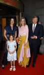 Amsterdam 3 juni 2026
Koning Willem Alexander en Koningin Maxima arriveren bij Carre  voor het Holland festival . Arthur v Dijk ontvangt ze .