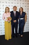 Amsterdam 3 juni 2026
Koning Willem Alexander en Koningin Maxima arriveren bij Carre  voor het Holland festival . Arthur v Dijk ontvangt ze .