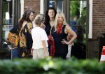 Laren 23 juni 2026
Opnames Gooische vrouwen met aanwezig Linda de Mol Tjitske Reidinga Susan Visser en Lies Visschedijk . Opnames vinden plaats bij restaurant Brink 20 
