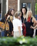 Laren 23 juni 2026
Opnames Gooische vrouwen met aanwezig Linda de Mol Tjitske Reidinga Susan Visser en Lies Visschedijk . Opnames vinden plaats bij restaurant Brink 20 
