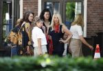 Laren 23 juni 2026
Opnames Gooische vrouwen met aanwezig Linda de Mol Tjitske Reidinga Susan Visser en Lies Visschedijk . Opnames vinden plaats bij restaurant Brink 20 
