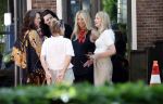 Laren 23 juni 2026
Opnames Gooische vrouwen met aanwezig Linda de Mol Tjitske Reidinga Susan Visser en Lies Visschedijk . Opnames vinden plaats bij restaurant Brink 20 
