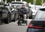 Amsterdam 15 juni 2026
Martijn Krabbe rijdt door Amsterdam zuid en gaat daarna op terras zitten met een vriendin