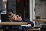 Amsterdam 15 juni 2026
Martijn Krabbe rijdt door Amsterdam zuid en gaat daarna op terras zitten met een vriendin