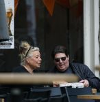Amsterdam 15 juni 2026
Martijn Krabbe rijdt door Amsterdam zuid en gaat daarna op terras zitten met een vriendin