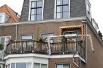 Den Haag 30 juni 2026
Bij het huis van Matthijs v Nieuwkerk en zijn vrouw Martha worden zonweringen op gehangen 