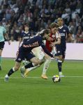 Amsterdam, 2 Mei 2026
Kompetitiewedstrijd AJAX-PSV, eindstand 2-2
Mika Godts met Yarek Gasiorowski 