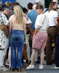Amsterdam 21 juni 2026
Show Thijs Romer bij de Schram studios . De Dolle Minas komen protesteren tegen de show. Nienke Romer