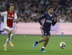 Amsterdam, 2 Mei 2026
Kompetitiewedstrijd AJAX-PSV, eindstand 2-2
Noah Fernandez en Mika Godts