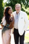 Blaricum / Amstelveen 28 mei 2026
Oger Lusink en zijn vrouw Ellen trouwen in het gemeentehuis van Blaricum en daarna hebben ze een lunch bij restaurant Aan de Poel . Oos Kesbeke met zijn vrouw 