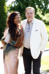 Blaricum / Amstelveen 28 mei 2026
Oger Lusink en zijn vrouw Ellen trouwen in het gemeentehuis van Blaricum en daarna hebben ze een lunch bij restaurant Aan de Poel . Oos Kesbeke met zijn vrouw 