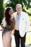 Blaricum / Amstelveen 28 mei 2026
Oger Lusink en zijn vrouw Ellen trouwen in het gemeentehuis van Blaricum en daarna hebben ze een lunch bij restaurant Aan de Poel . Oos Kesbeke met zijn vrouw 
